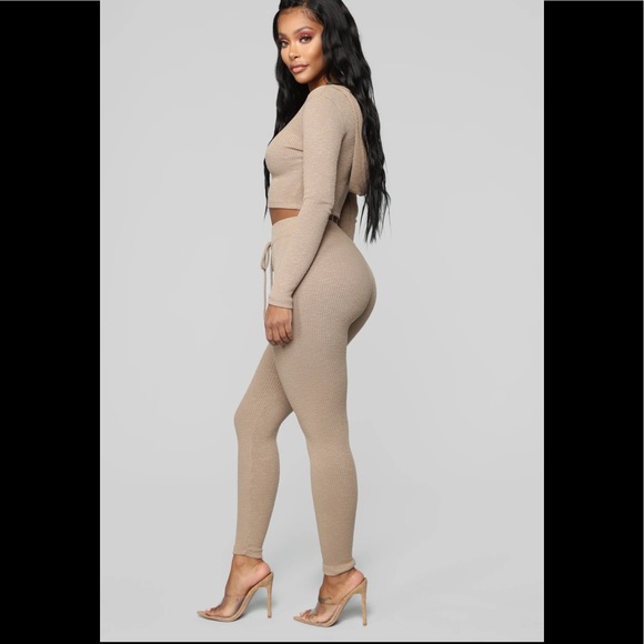 Fashion nova lounge 2 piece set - Picture 2 of 6